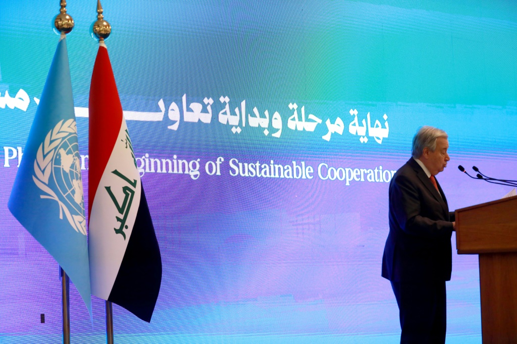 الأمين العام للأمم المتحدة أنطونيو غوتيريش خلال مراسيم إنهاء بعثة مساعدة العراق، في 13 كانون الأول/ديسمبر في المنطقة الخضراء في بغداد (ا ف ب)