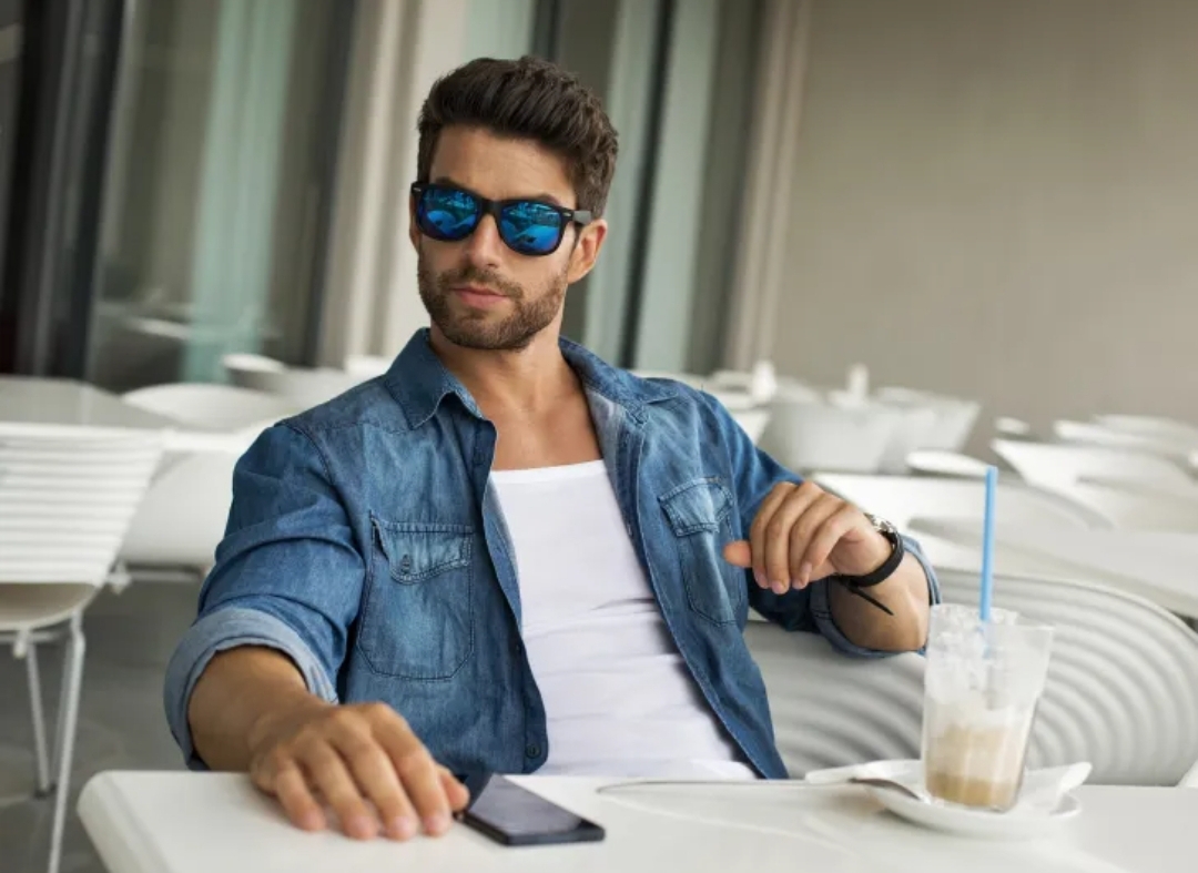 جاذبية الرّجل عبر الزمن: أسرار الحفاظ على سحر العلاقة الزوجيّة (الرجل)