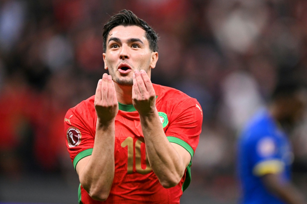 مهاجم المغرب ابراهيم دياس يحتفل بهدفه في مرمى تنزانيا في ثمن نهائي كأس الأمم الإفريقية في الرباط ف يالرابع من كانون الثاني/يناير 2026 (ا ف ب)