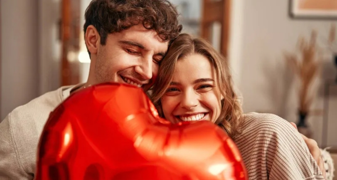 دراسة تؤكد: الرجل الذكي أكثر رقة وحنانًا على زوجته (الرجل)