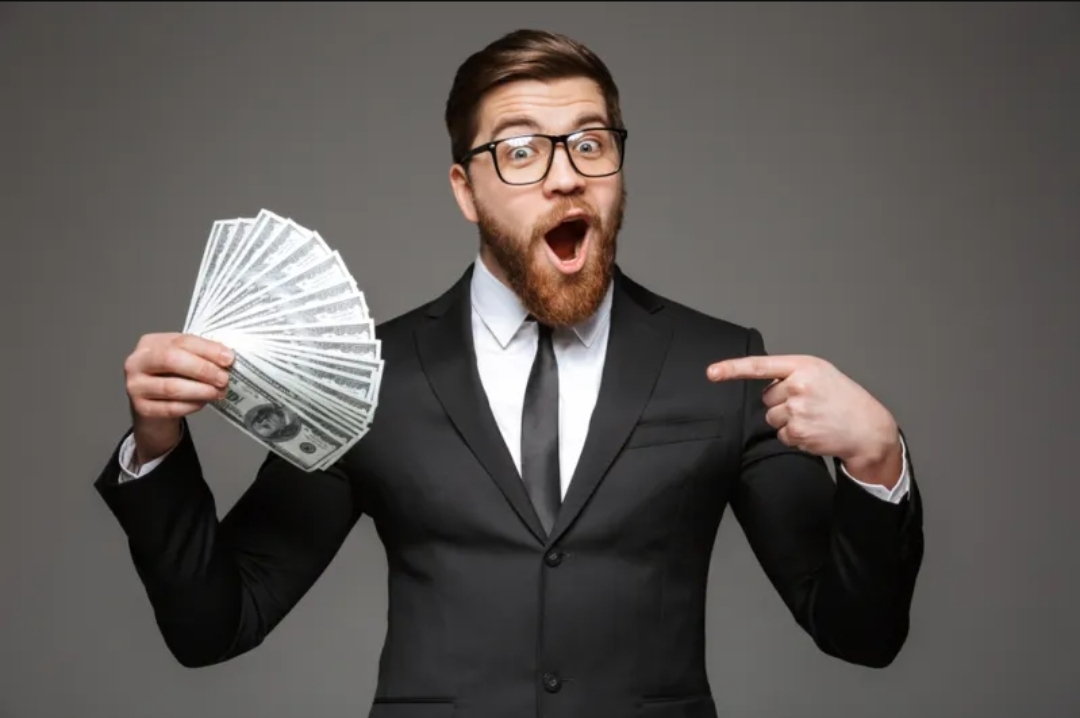 كيف يكذب الرجال حول وضعهم المالي ليبدوا أكثر جاذبية؟ دراسة تكشف (الرجل)