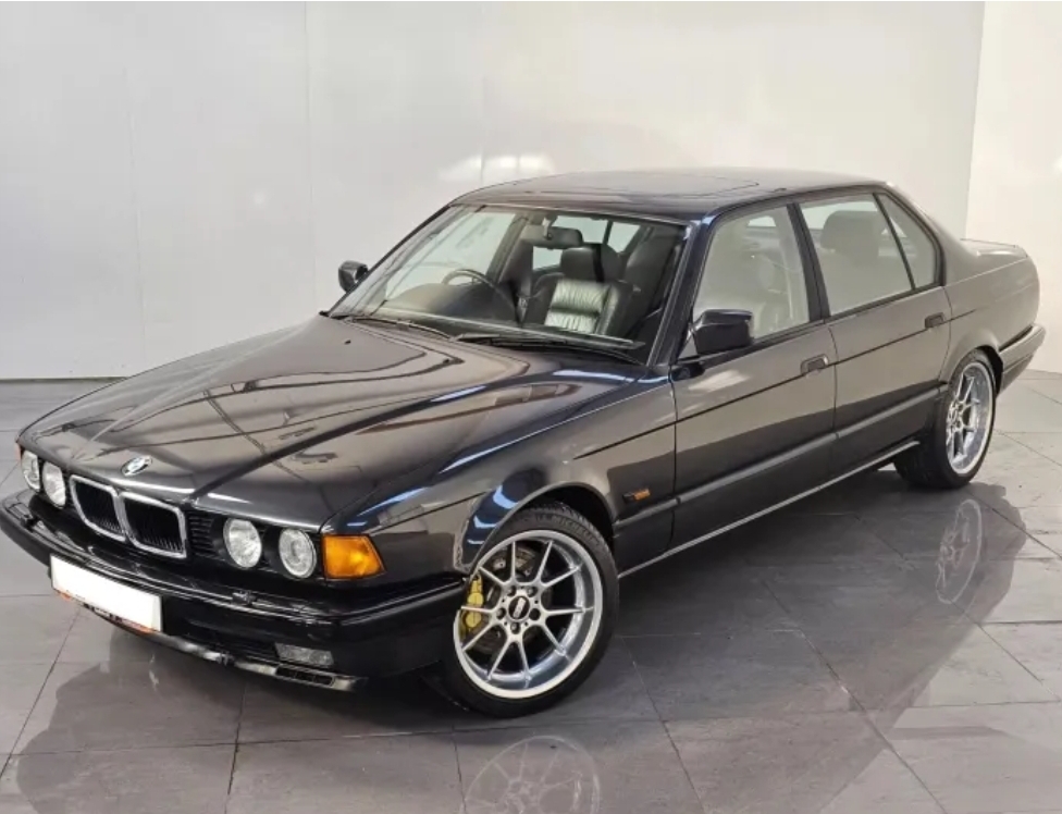 بعد 30 عامًا من المأساة.. BMW توباك شاكور تُعرض للبيع بمبلغ خيالي (الرجل)