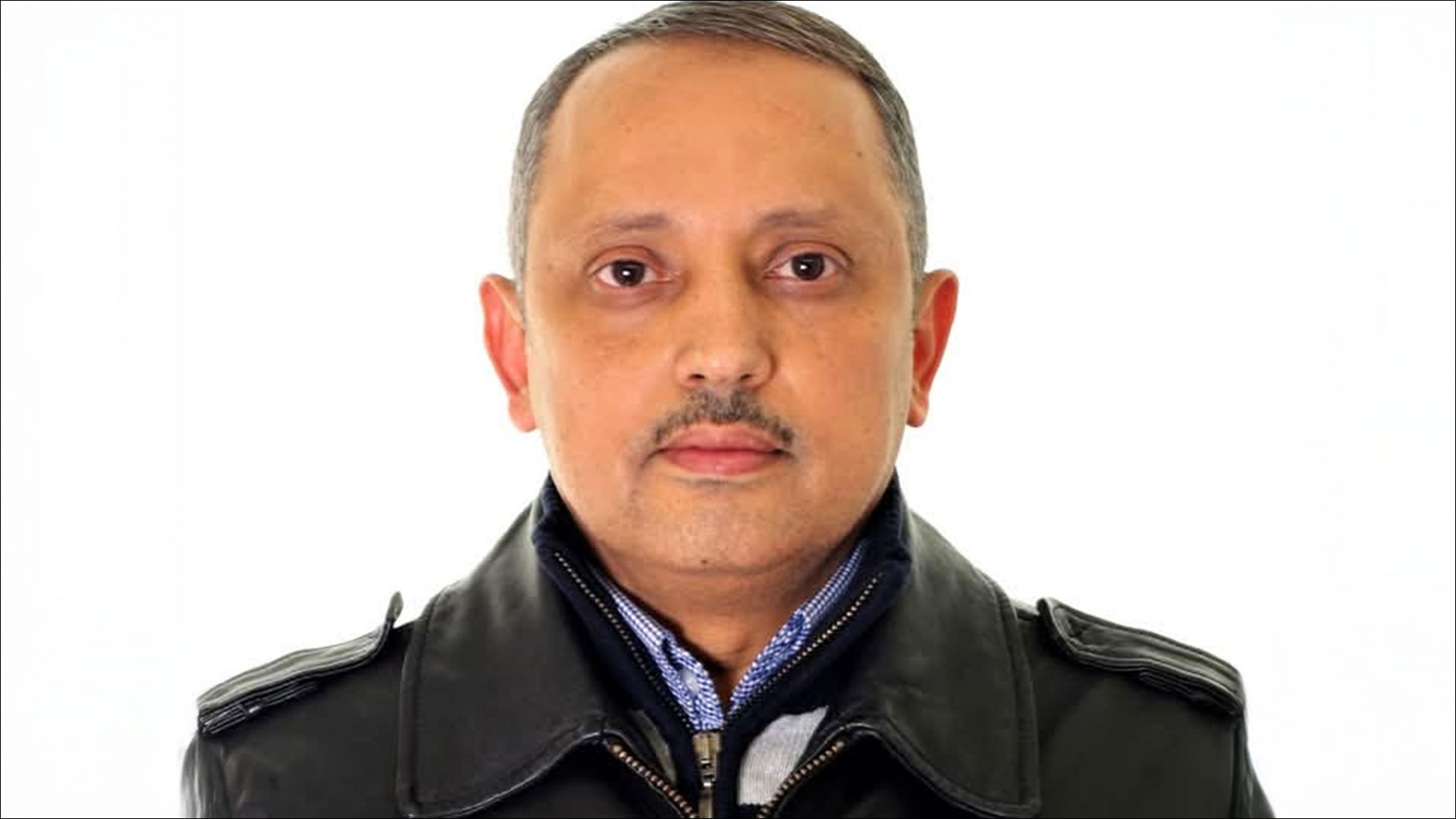 همدان دمّاج، أديب وباحث أكاديمي يمني (ضفة ثالثة)