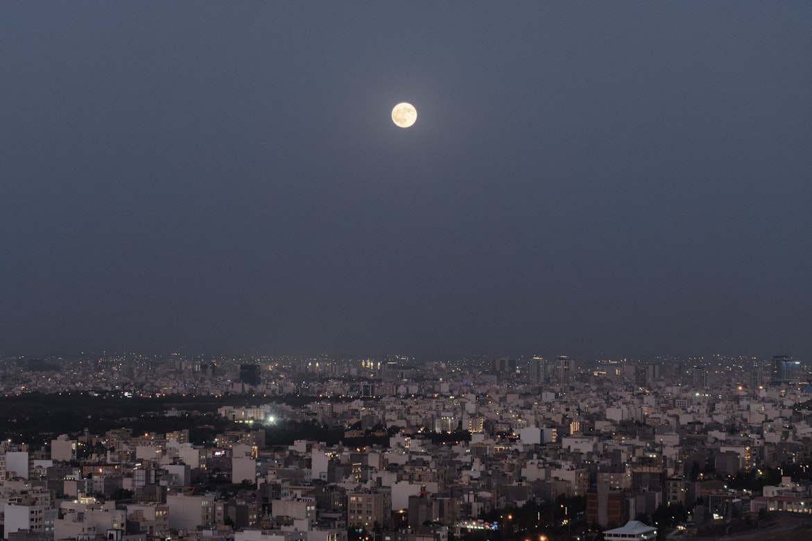 ليلة الإسراء والمعراج الآن.. بـ13 دعاء قبل النوم تسمع خبرا سعيدا صباحا (أونسبلاش)