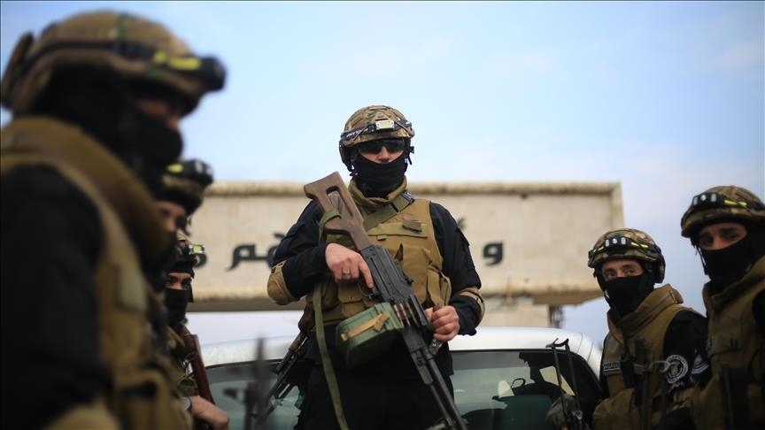 الجيش السوري يطالب قيادة (قسد) بالانسحاب الكامل إلى شرق الفرات (الأناضول)