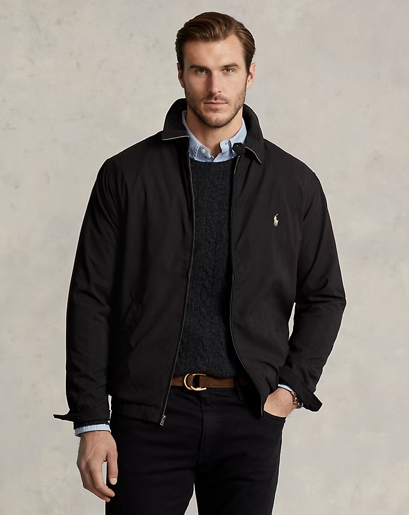 معطف واق من المطر بتصميم كلاسيكي وتنسيق أنيق - المصدر: Ralph lauren