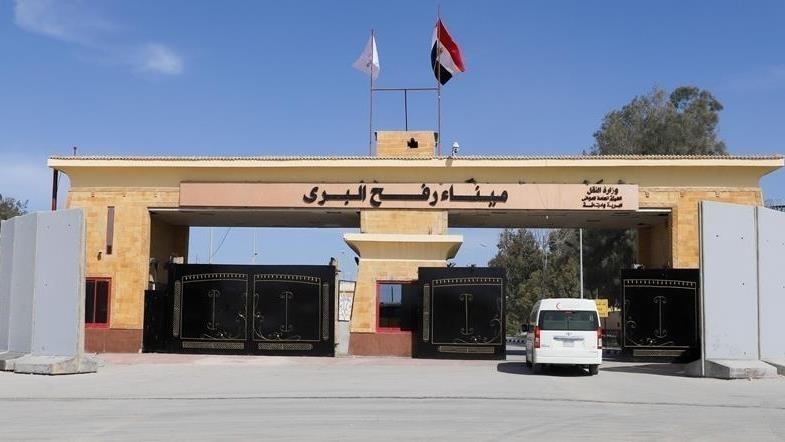 رئيس لجنة إدارة غزة يعلن فتح معبر رفح الأسبوع المقبل (الأناضول)
