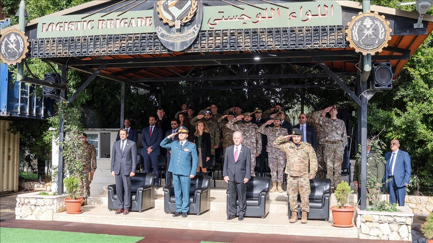 أكد السفير القطري التزام بلاده "بالوقوف إلى جانب لبنان وحرصها على تقوية علاقات الأخوّة والتعاون بين البلدَين، ودعمها للجيش" (الاناضول)