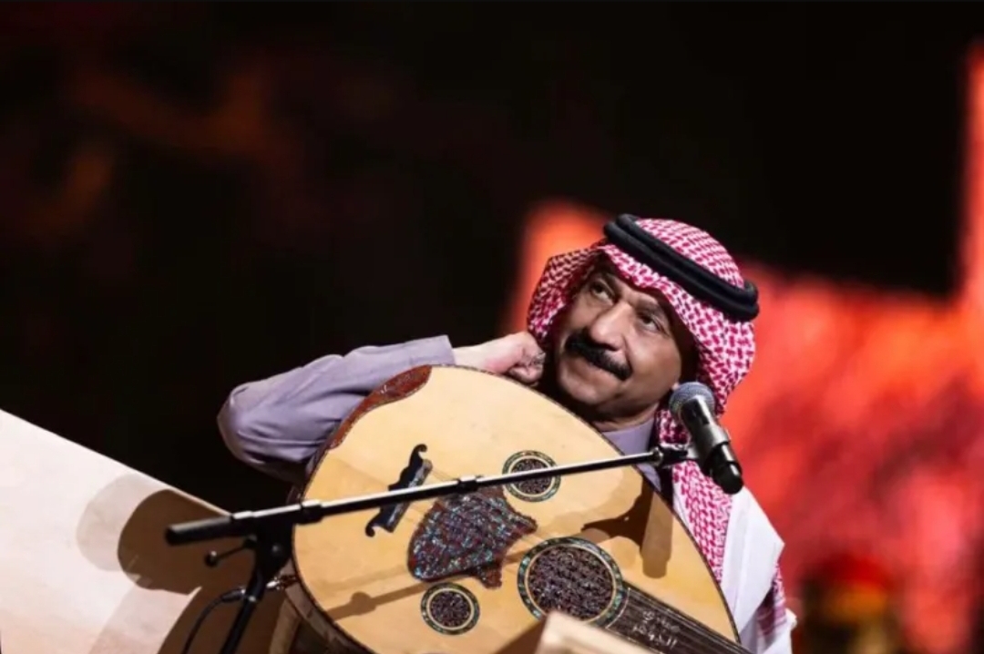 هكذا استعد عبادي الجوهر لحفل اليوم في مهرجان فبراير الكويت 2026 (الرجل)