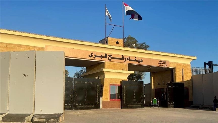 إسرائيل تعلن إعادة فتح معبر رفح بالاتجاهين اعتبارا من الأحد (الأناضول)