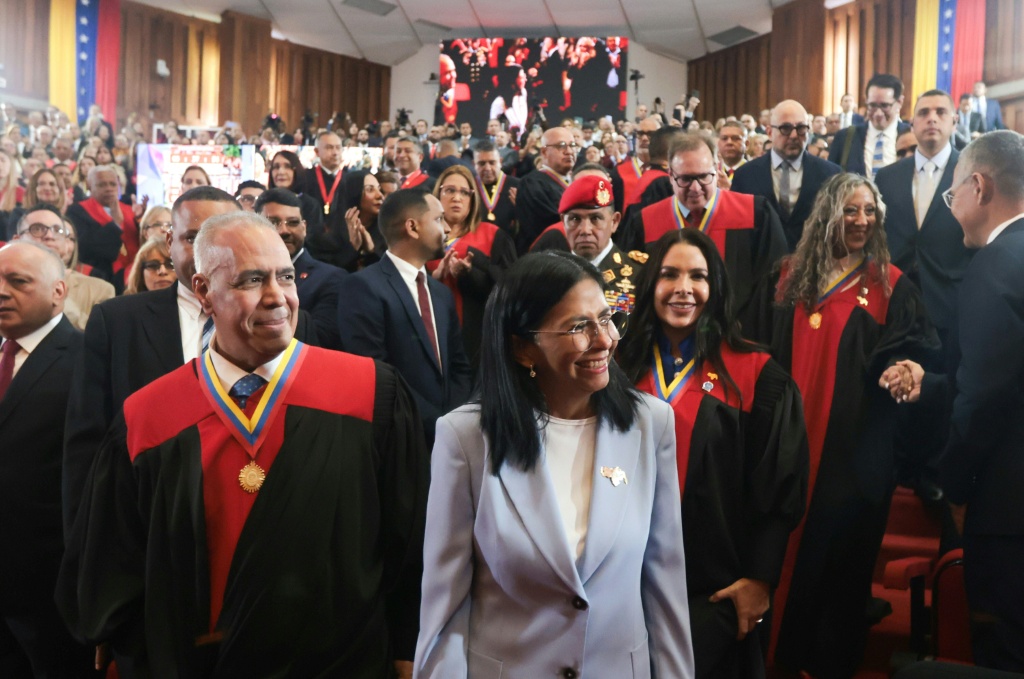 صورة نشرتها الرئاسة الفنزويلية في 30 كانون الثاني/يناير 2026 تظهر الرئيسة بالوكالة ديلسي رودريغيز خلال مراسم افتتاح السنة القضائية في مقر المحكمة العليا في كراكاس (ا ف ب)