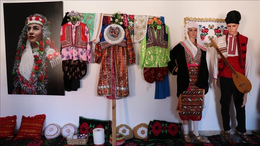 ريبنوفو.. قرية بلغارية مسلمة تحافظ على زفاف (كلينا) منذ آلاف السنين (الأناضول)