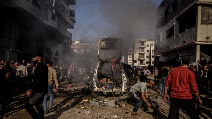 قالت الوزارة، في بيان إحصائي، إن "مستشفيات القطاع استقبلت خلال الـ24 ساعة الماضية 26 شهيدا جديدا و68 مصابا"، دون تحديد ملابسات ذلك (الاناضول)