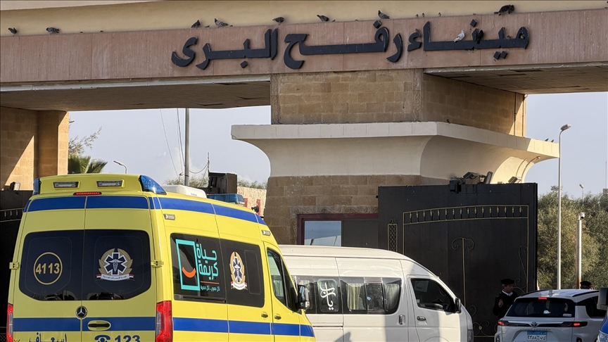 غزة.. إسرائيل تلغي تنسيق سفر ثالث دفعات المرضى عبر معبر رفح (الأناضول)