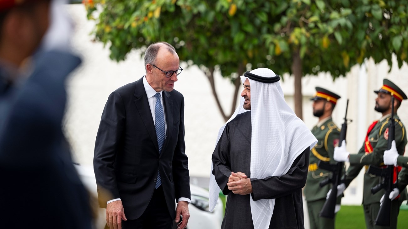 الرئيس الإماراتي والمستشار الألماني يبحثان علاقات التعاون ويشهدان إعلان مذكرات تفاهم (وام)