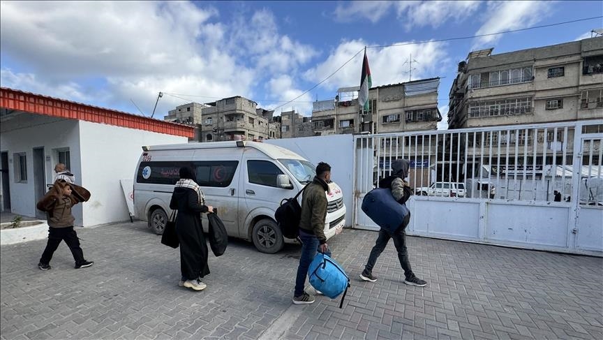غزة.. وصول 40 فلسطينيا ضمن الدفعة السادسة عبر معبر رفح (الأناضول)