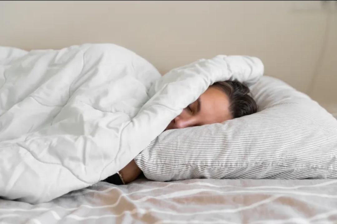 كيف تؤثر العلاقة الحميمية على جودة النوم؟ اكتشف الإجابة العلمية (الرجل)