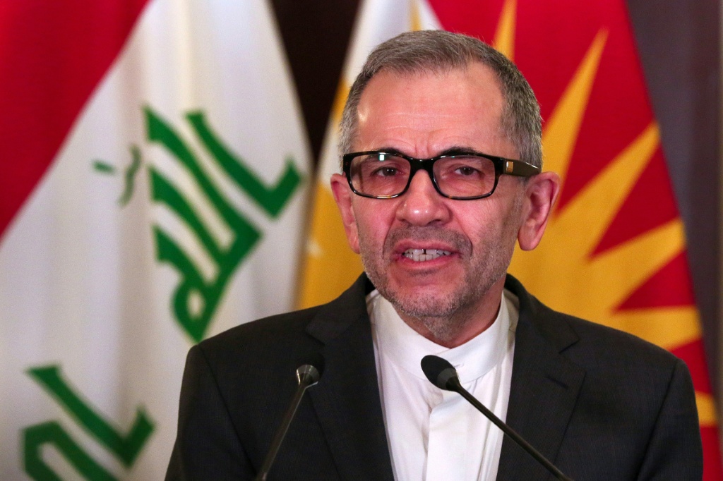 مجيد تخت روانجي، نائب وزير الخارجية الإيراني للشؤون السياسية، خلال مؤتمر صحافي مشترك مع رئيس إقليم كردستان العراق في أربيل في 17 شباط/فبراير 2025 (ا ف ب)