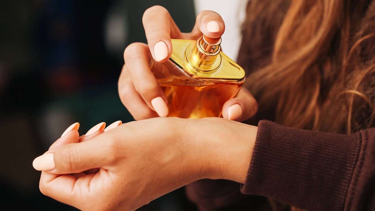 عطور جلدية فاخرة تأسر الحواس.. في ليالي رمضان الشرقية (زهرة الخليج)