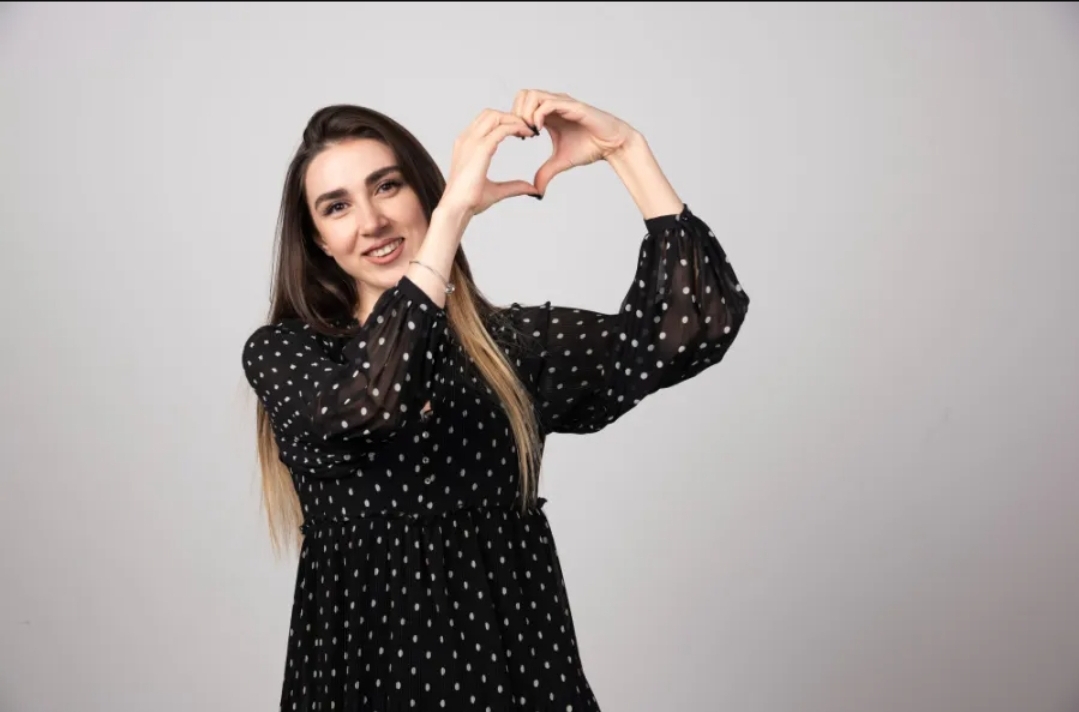 الحب دواء.. كيف تعيد المشاعر الإيجابية ضبط جهازكِ المناعي؟ (سيدتي)