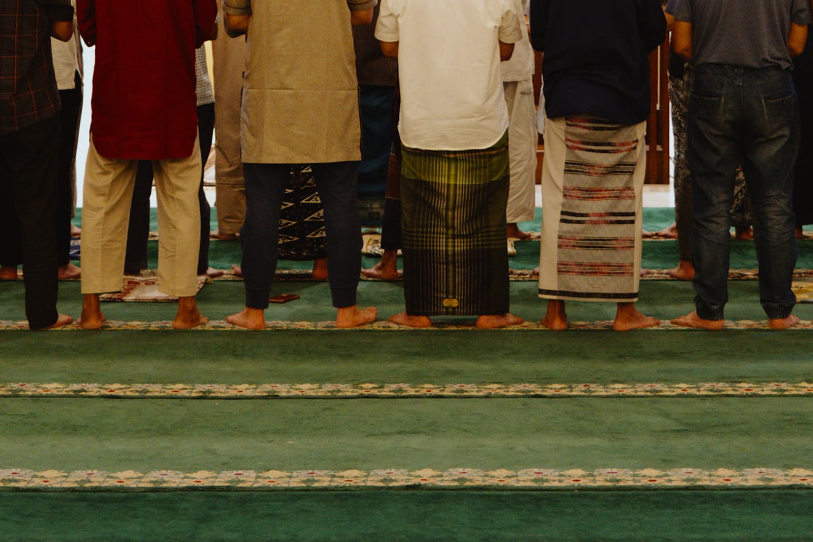 فضل صلاة الجماعة في المسجد والسعى إليها .. تعرف عليها (أونسبلاش)