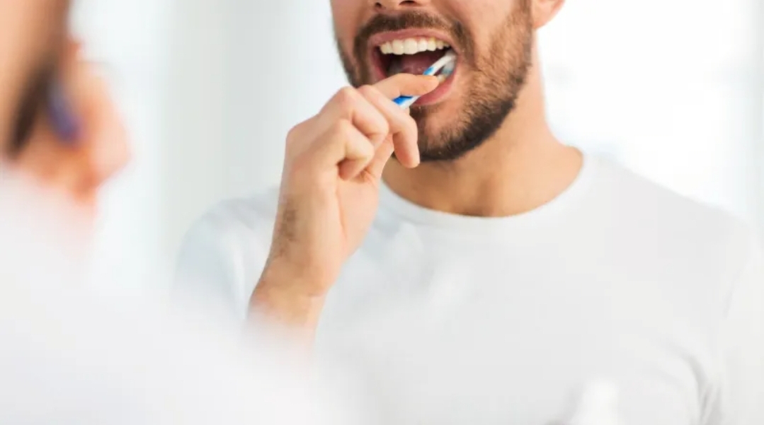 ما الوقت الصحيح لتغيير فرشاة الأسنان؟ (الرجل)
