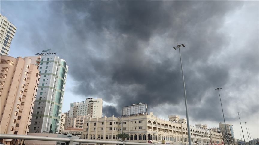 وأعربت السعودية، في بيان للخارجية، عن "رفضها وإدانتها بأشد العبارات للهجمات الإيرانية السافرة والجبانة التي استهدفت منطقة الرياض والمنطقة الشرقية" (الاناضول)
