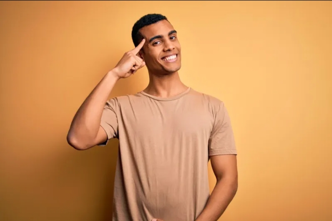 الثقة بالنفس الزائدة سلاح ذو حدين.. كيف تتخذ قراراتك بواقعية؟ (الرجل)