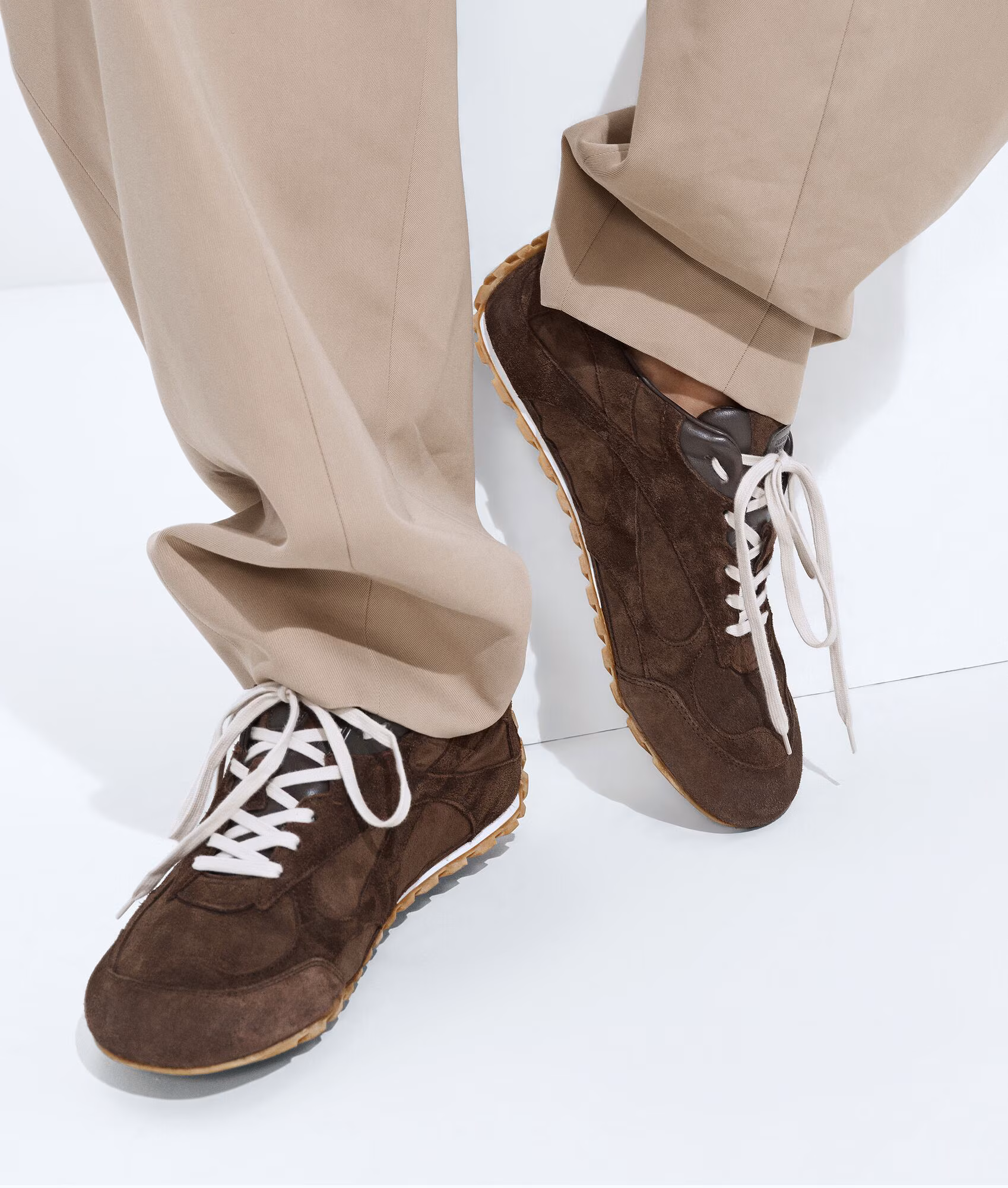 حذاء Orbit Flash من Bottega Veneta للرجال - المصدر : Bottega Veneta 