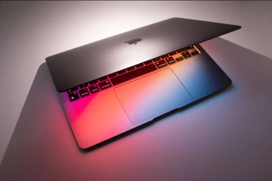 آبل تقتحم الفئة الاقتصادية مع MacBook Neo: شريحة آيفون وسعر مفاجئ (الرجل)