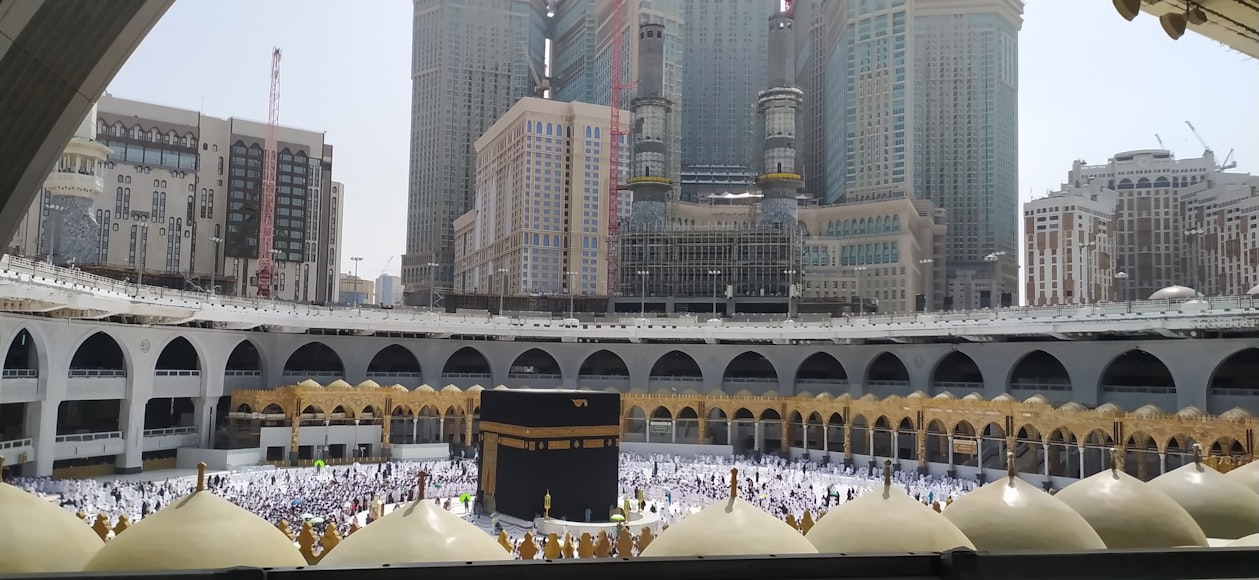 وزارة الحج والعمرة تعلن بدء تقديم طلبات حج 1447هـ للحجاج من داخل المملكة (أونسبلاش)