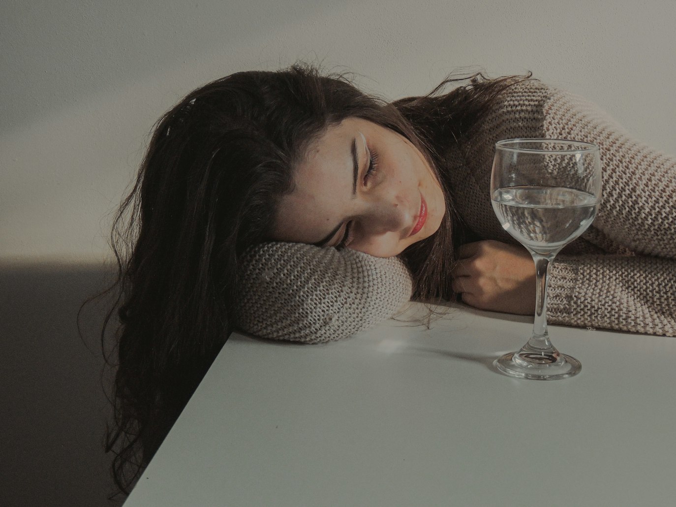 7 أطعمة شائعة تستنزف طاقتك بسرعة (أونسبلاش)