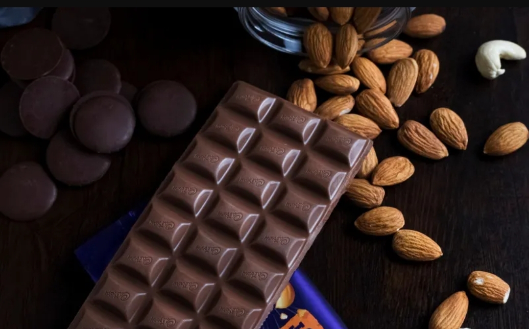 ماذا يحدث لجسمك عندما تتناول الشوكولاتة الداكنة بانتظام؟ (الرجل)