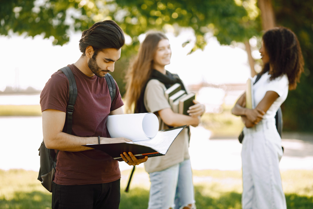 مهارات يحتاجها طلاب الجامعة أكثر من الدرجات (سيدتي)