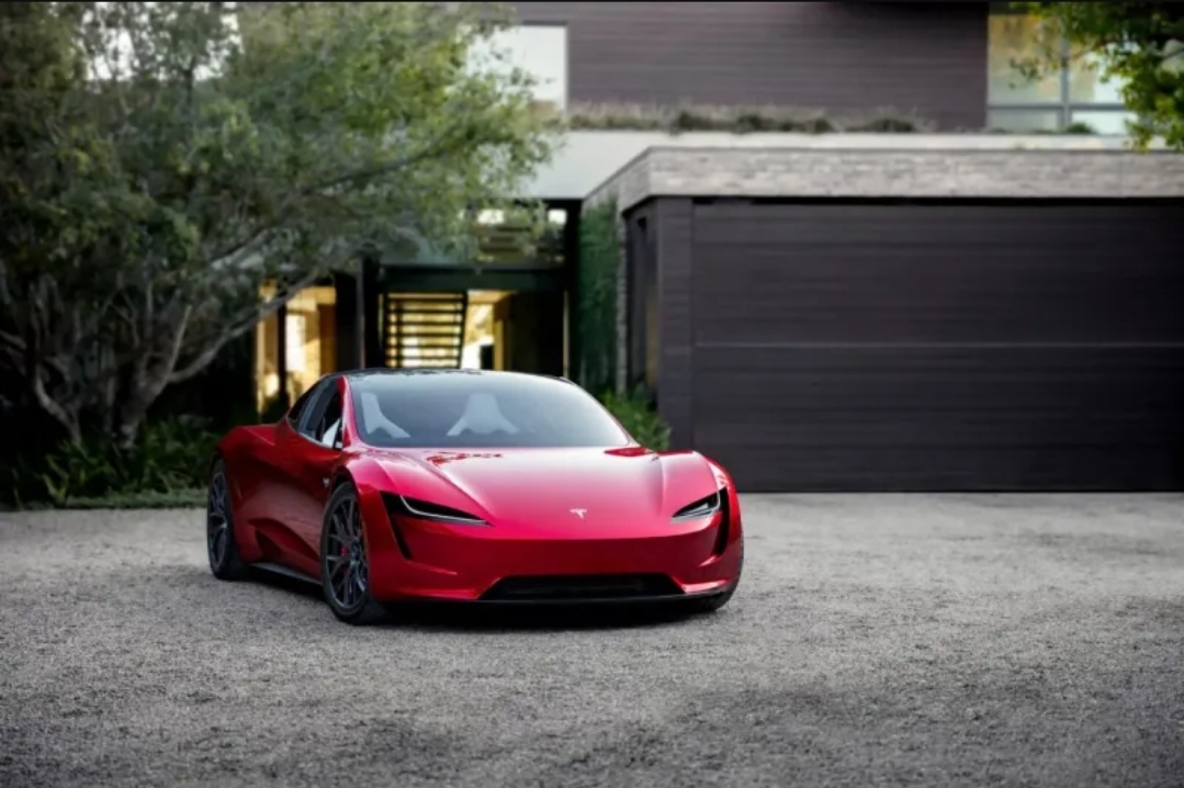 Tesla تكشف عن مقعد متطور لسيارتها رودستر المرتقبة (أونسبلاش)