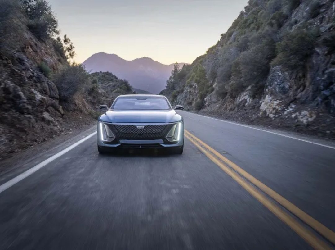  Cadillac Celestiq مقياس العالم قولاً وفعلًا (Cadillac)