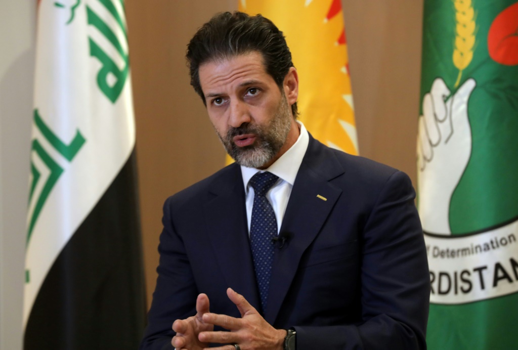 نائب رئيس وزراء إقليم كردستان العراق قوباد طالباني في مقابلة مع وكالة فرانس برس في مدينة السليمانية في 26 آذار/مارس 2026 (ا ف ب)