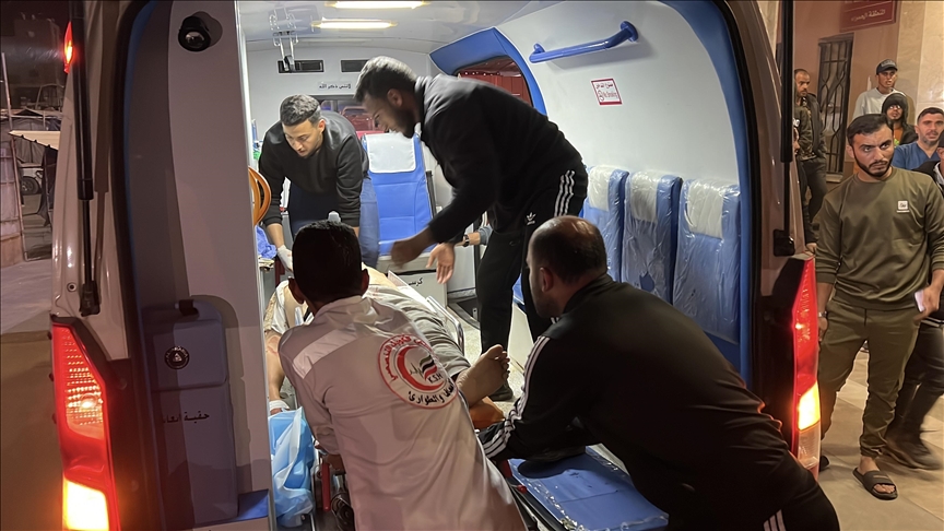 منذ سريان اتفاق وقف إطلاق النار بغزة في أكتوبر/ تشرين الأول الماضي، ارتكبت إسرائيل مئات الخروقات بالقصف وإطلاق النيران ما أسفر عن مقتل 713 فلسطينيا وإصابة 1940 آخرين (الاناضول)