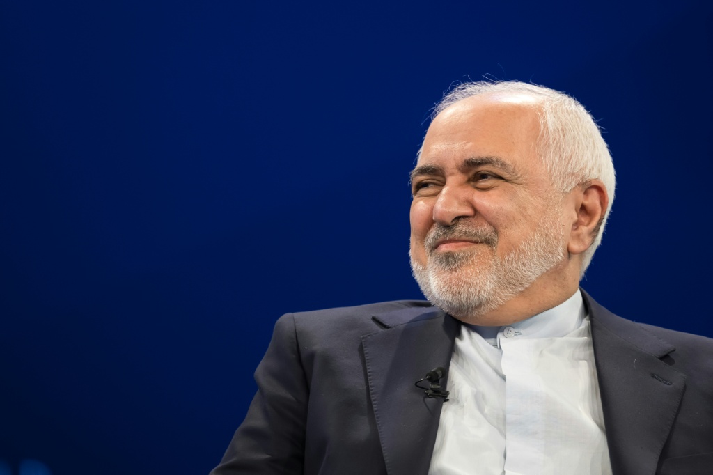محمد جواد ظريف خلال المنتدى الاقتصادي العالمي في دافوس في 22 كانون الثاني/يناير 2025 (ا ف ب)