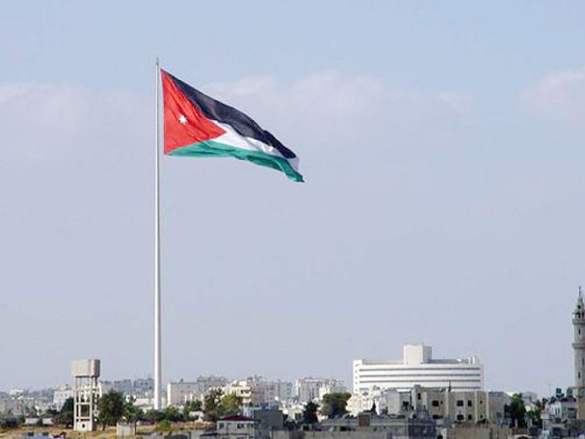 أشار الناطق الإعلامي إلى تعرض شخصين للإصابة بمحافظة الزرقاء، بسبب هذه الحوادث وحالتهما متوسطة (قنا)