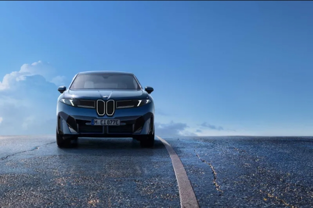 BMW iX3 تحصد لقب سيارة العام وأفضل كهربائية عالميًا (الرجل)