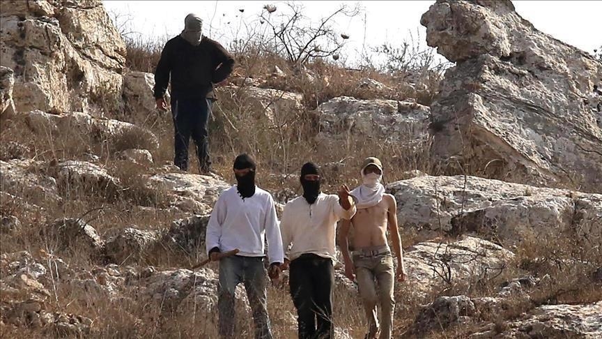 قال مكتب إعلام الأسرى في بيان له، إن "قوات الاحتلال اعتقلت الشابين يزن زبون، وحمد أبو حماد خلال اقتحامها لمخيم عايدة شمال بيت لحم" (الاناضول)