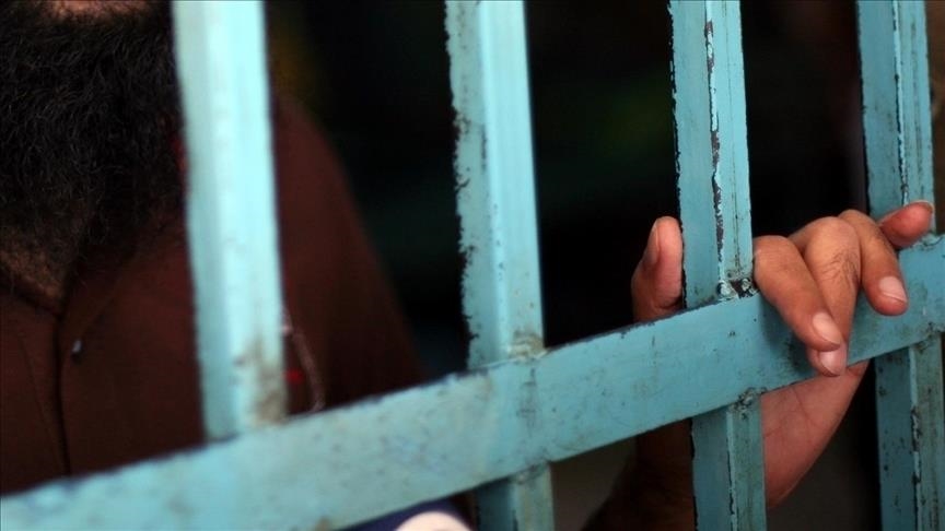 يطبق القانون على المتهمين بقتل إسرائيليين عمدا، وقد يطال 117 أسيرا محكومين بالمؤبدات (الاناضول)