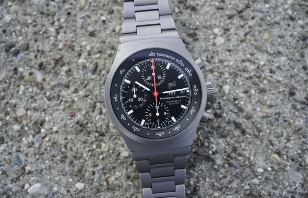 بورشه ديزاين تطرح ساعة Chronograph 1 All Titanium الجديدة: تعرف على المواصفات الفاخرة (الرجل)