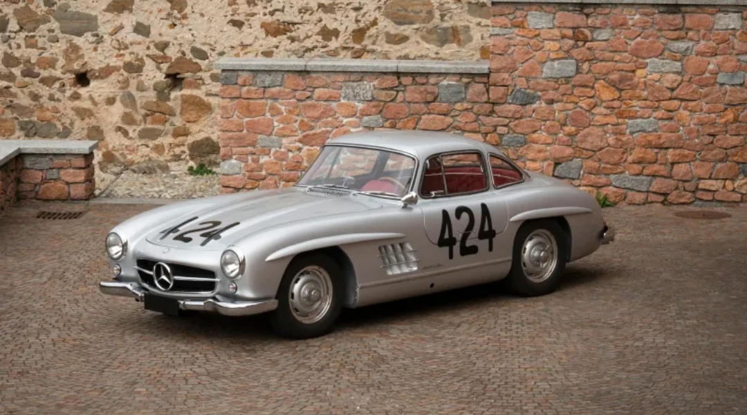 موناكو تحتضن تحفة نادرة.. مرسيدس 300 SL Gullwing تبحث عن جامع جديد (الرجل)