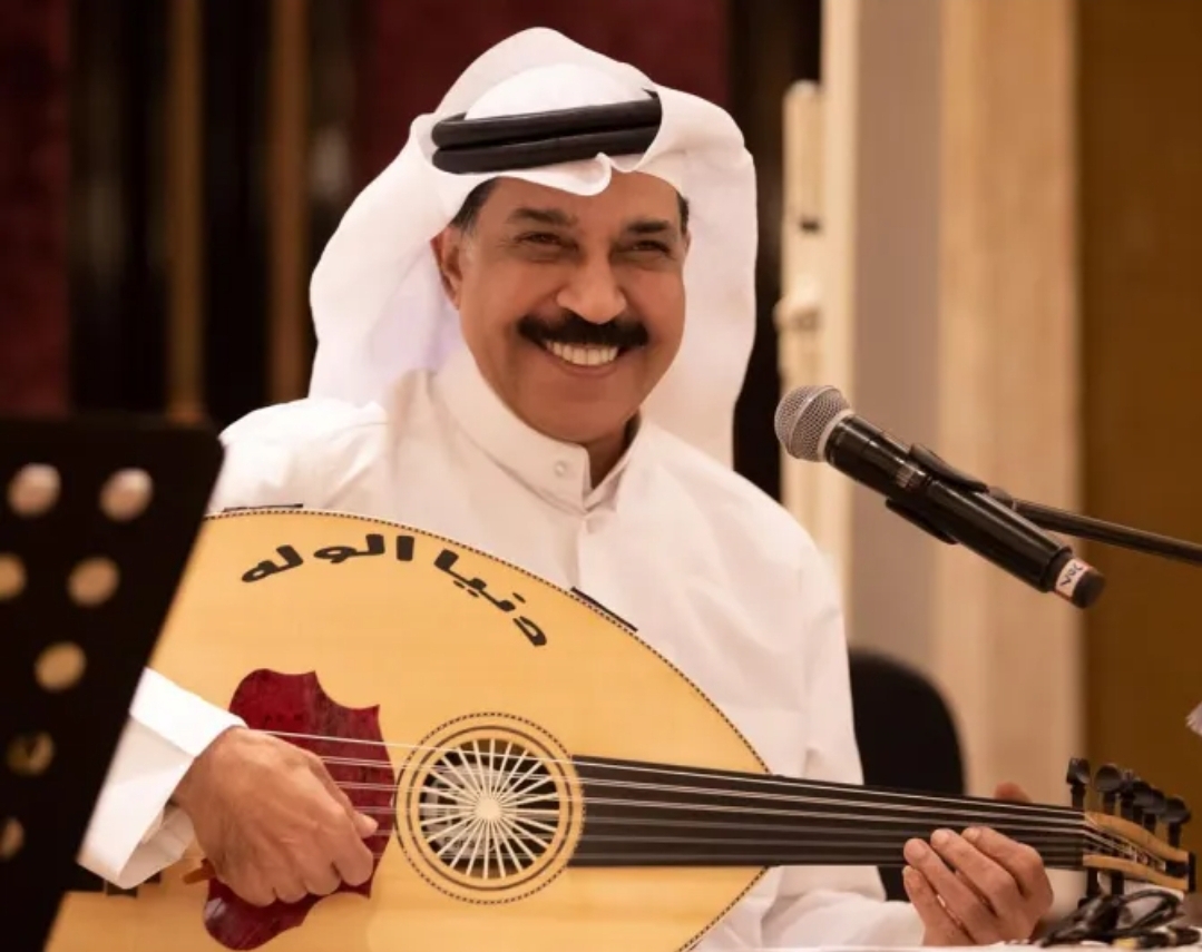 (الكويت ماي العين): عبد الله الرويشد يهدي وطنه أغنية جديدة (الرجل)