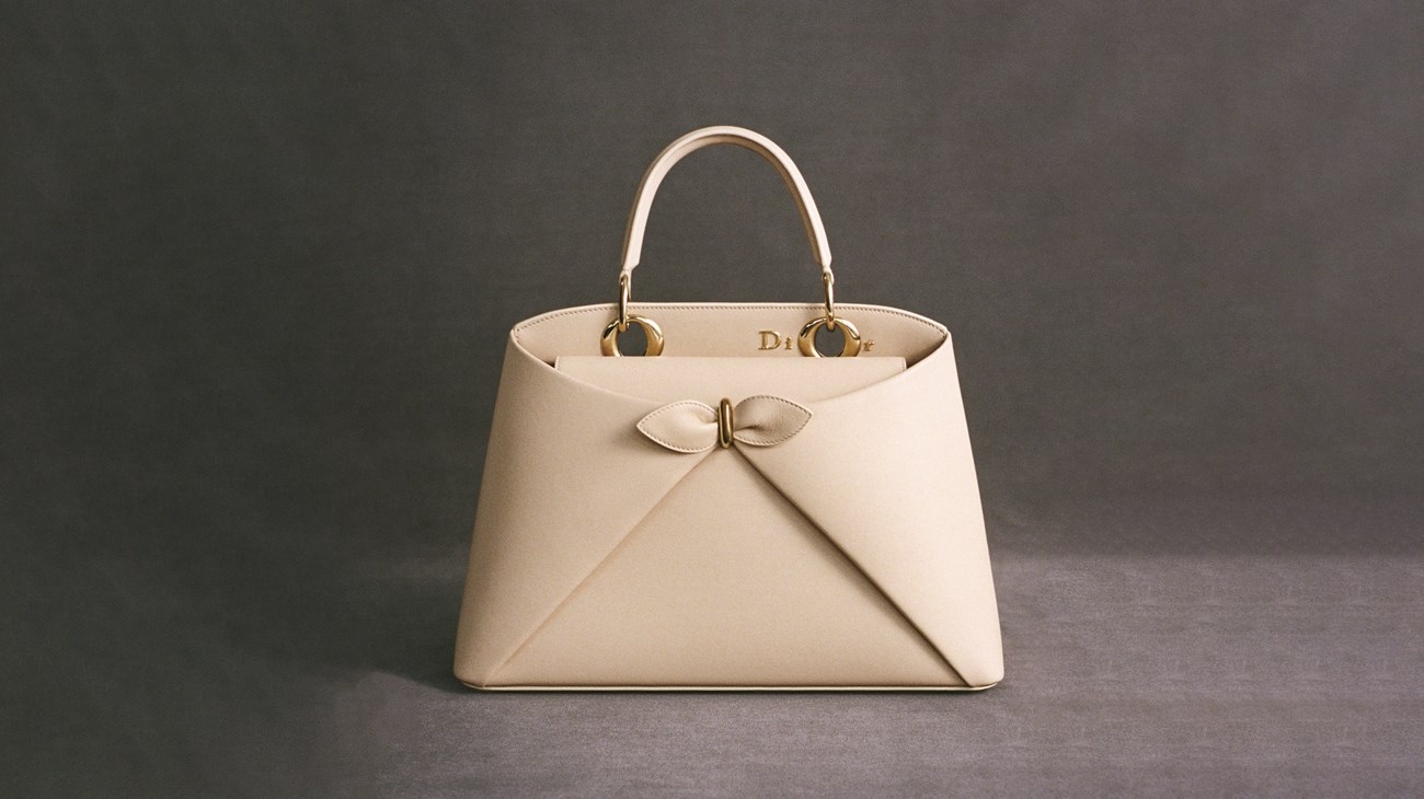 حقيبة Dior Cigale.. حرفية الخياطة الراقية في تصميم عصري (الرجل)