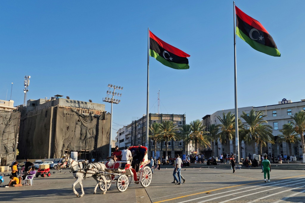 قالت البعثة الأممية إن "هذا الاتفاق يمثل تقدما مهما نحو معالجة الحاجة الملحّة لتعزيز الانضباط في إدارة الإنفاق العام، وتحقيق قدر أكبر من الاتساق المالي والمساءلة على مستوى البلاد" (ا ف ب)