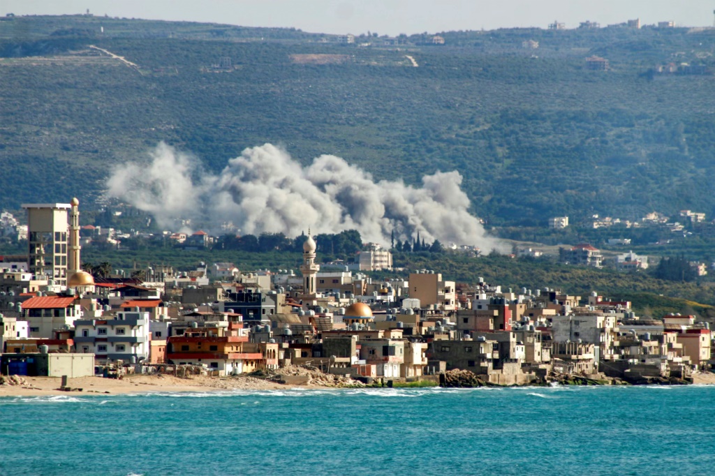 صورة مؤرخة في 13 نيسان/أبريل 2026 من بلدة القليلة في جنوب لبنان بعد تعرضها لقصف إسرائيلي (ا ف ب)
