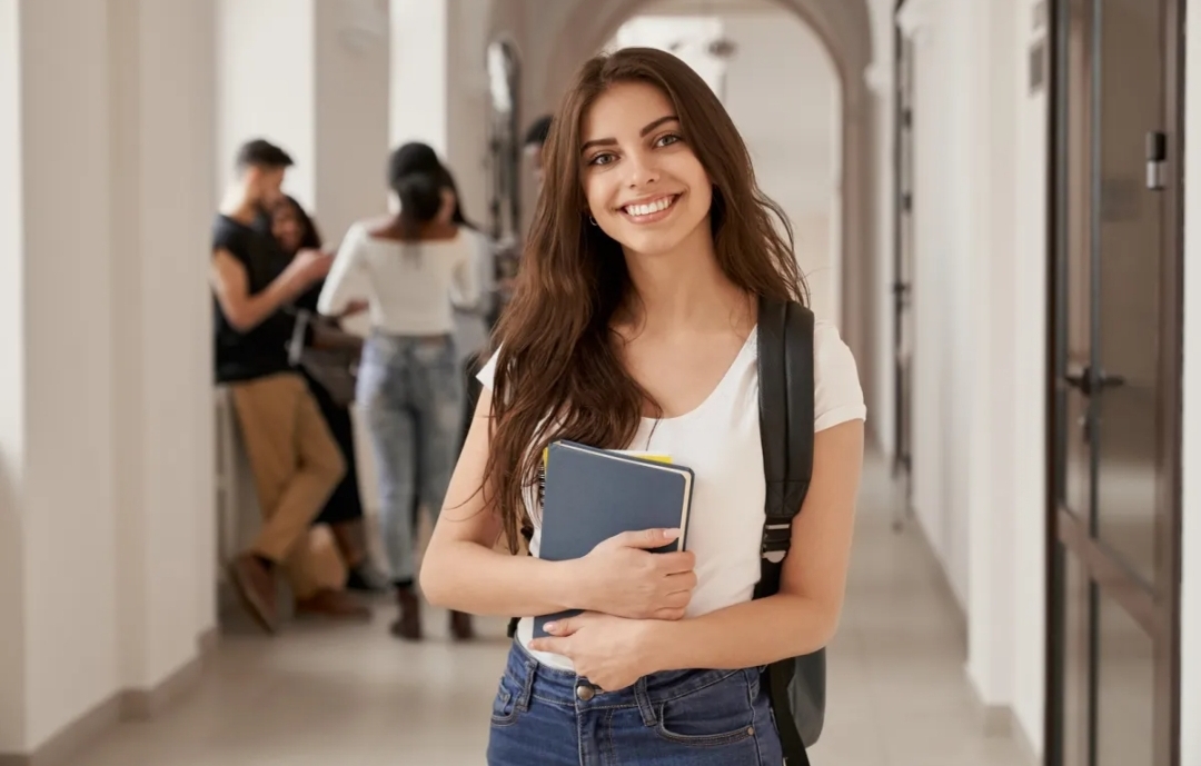 أفضل 10 تخصصات جامعية لها مستقبل للشابات في 2026 (سيدتي)